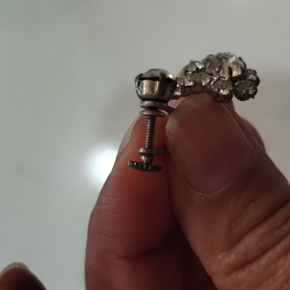 Clear Rhinestone vintage screw back earrings flower shape - Picture 4 of 8